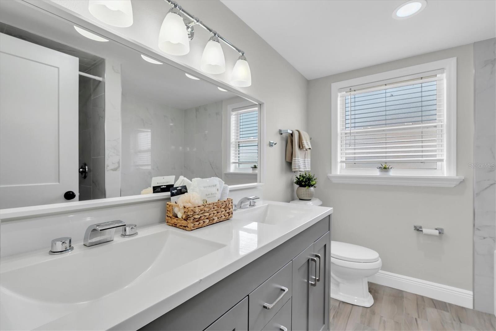 JASMINE LAKES - Residential