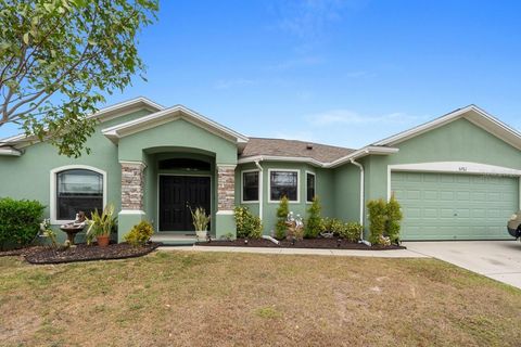 A home in LAKELAND