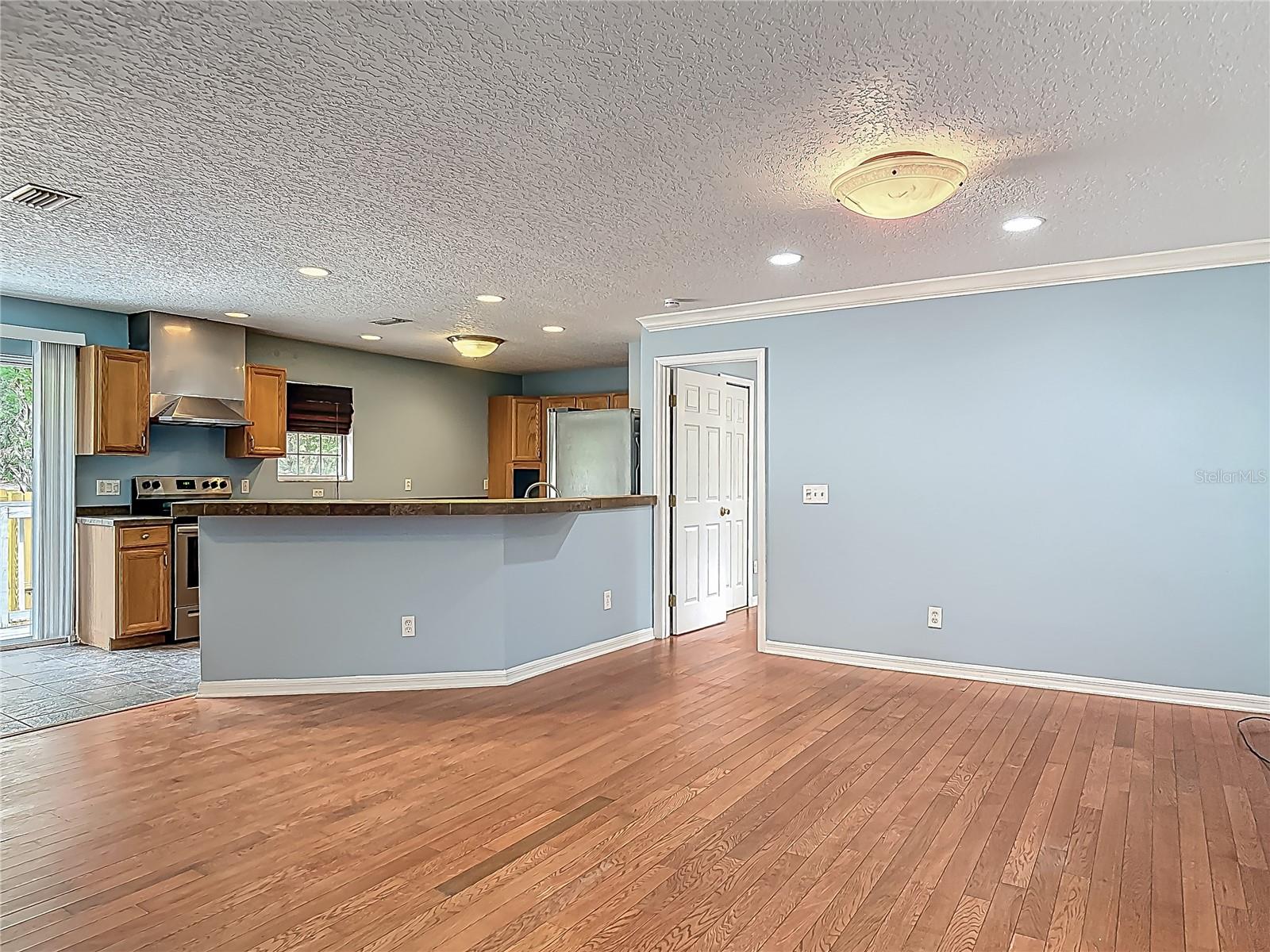 499 W BERESFORD ROAD