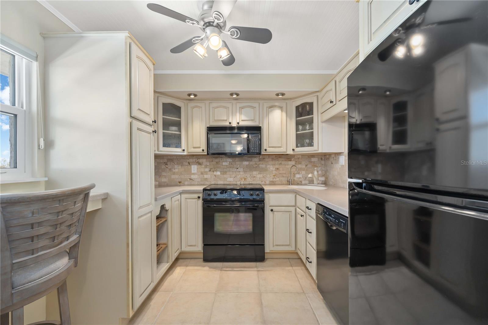 POINTE ON MIDNIGHT PASS - Residential