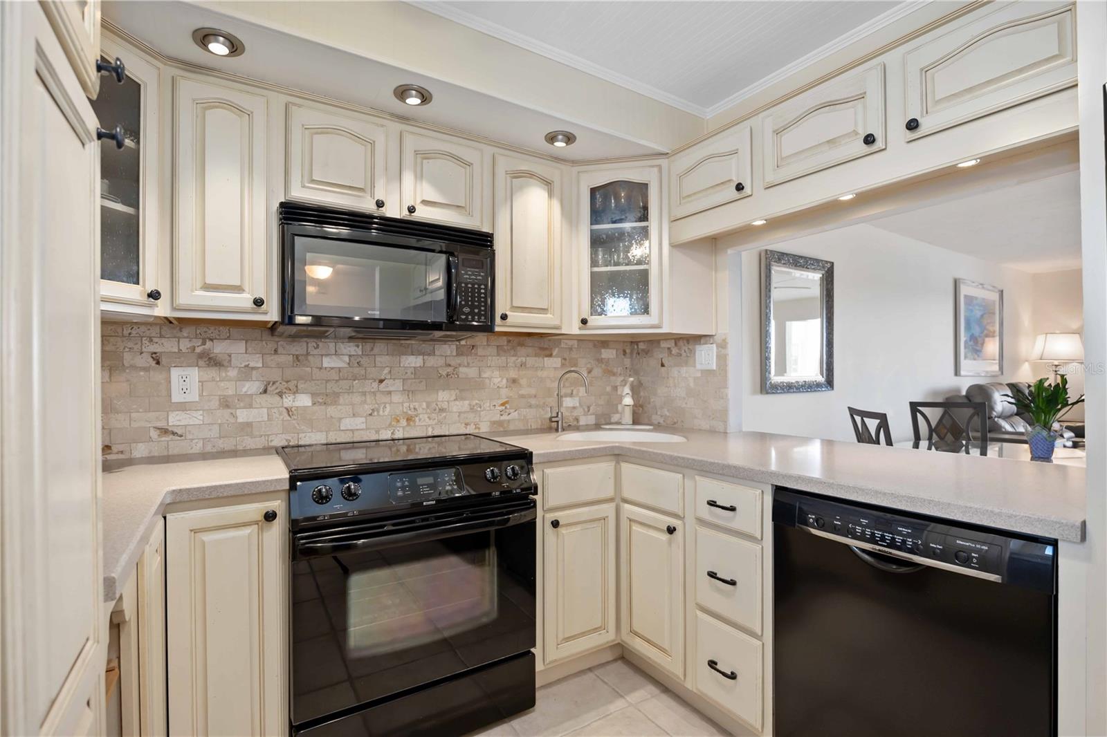 POINTE ON MIDNIGHT PASS - Residential