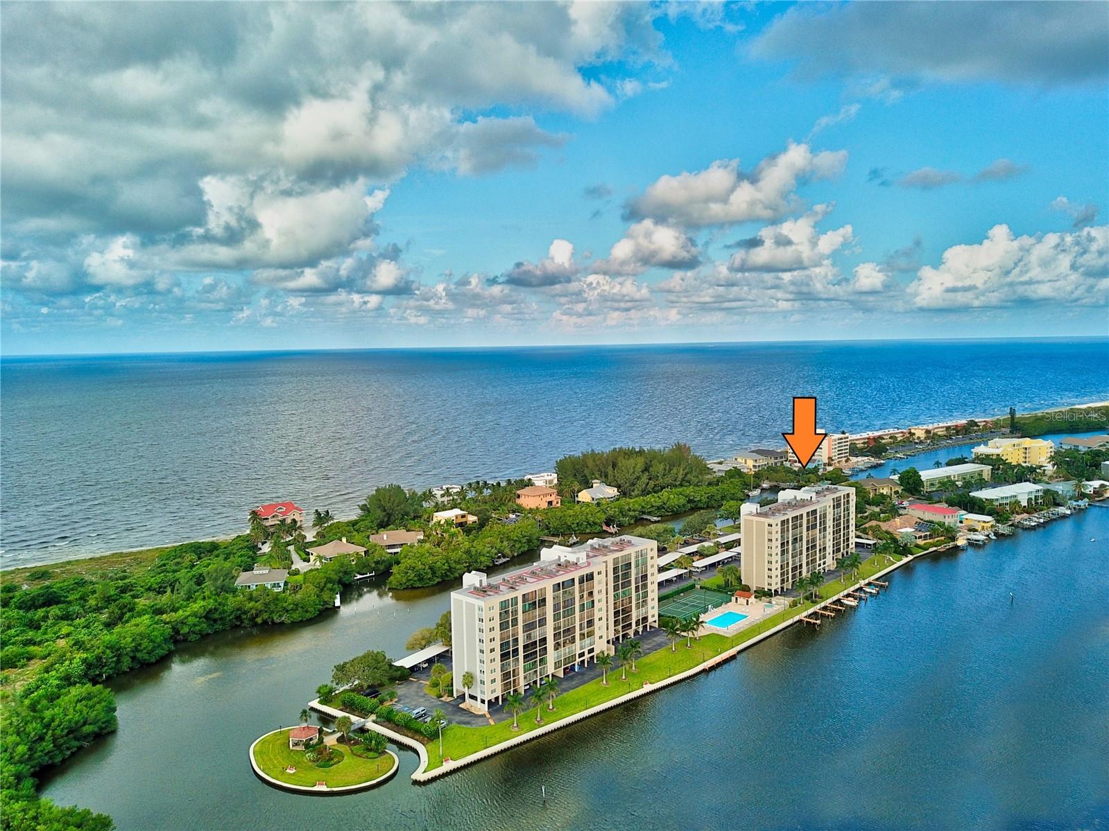 POINTE ON MIDNIGHT PASS - Residential