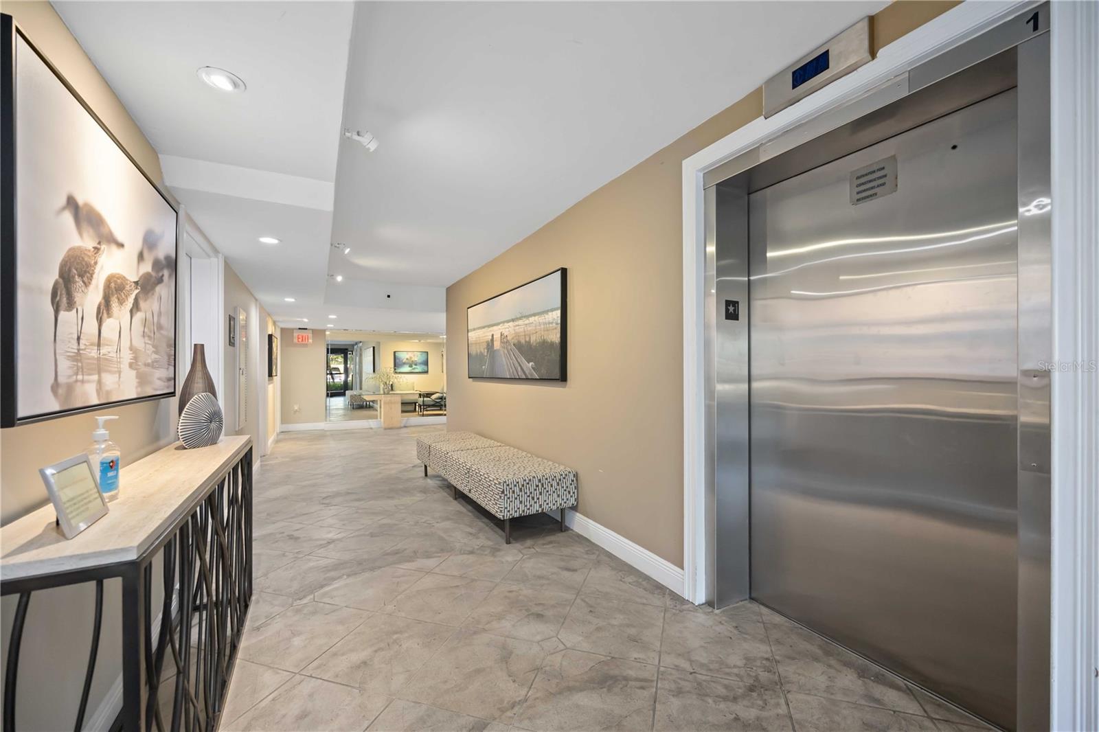 POINTE ON MIDNIGHT PASS - Residential