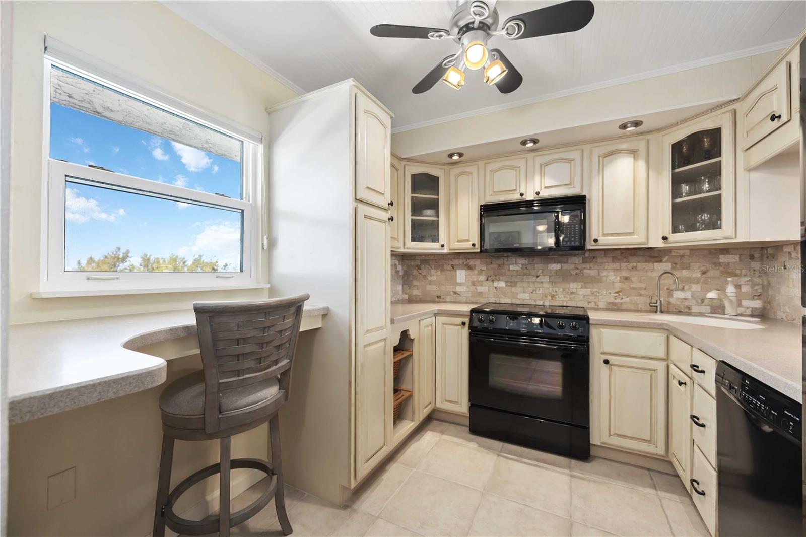 POINTE ON MIDNIGHT PASS - Residential