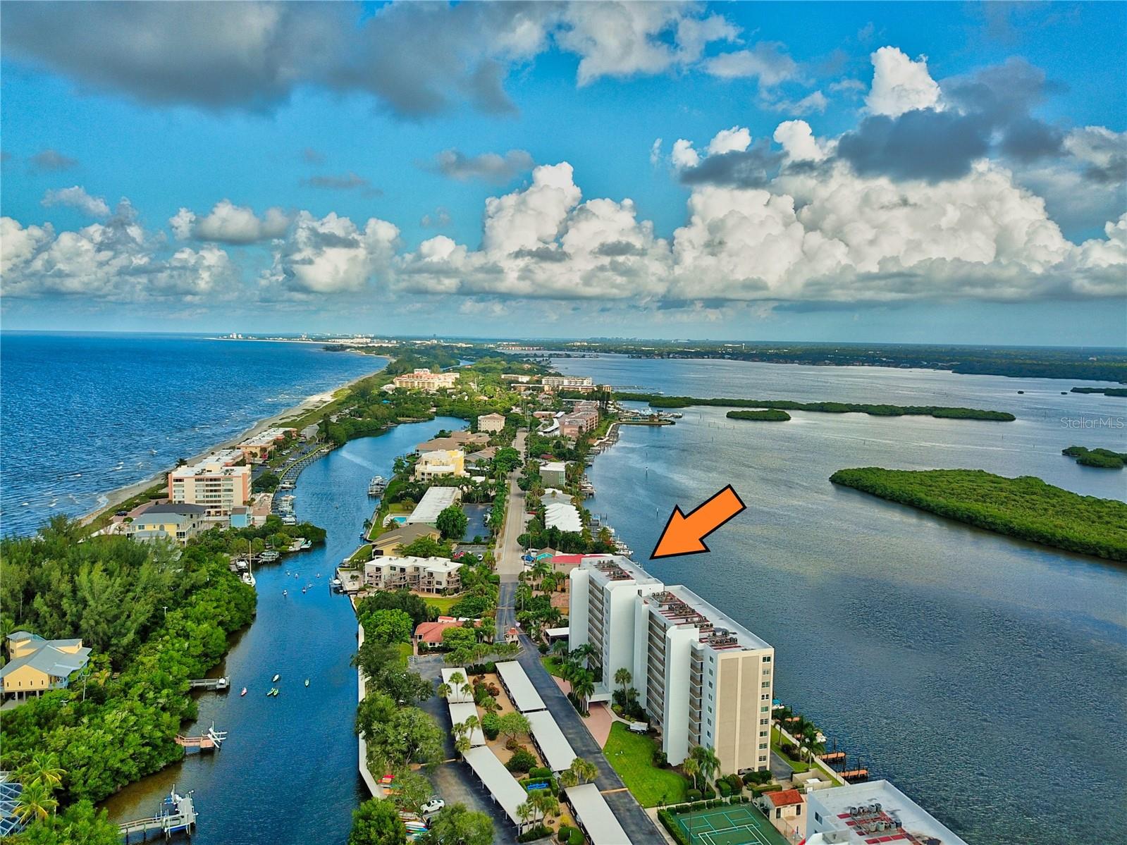 POINTE ON MIDNIGHT PASS - Residential