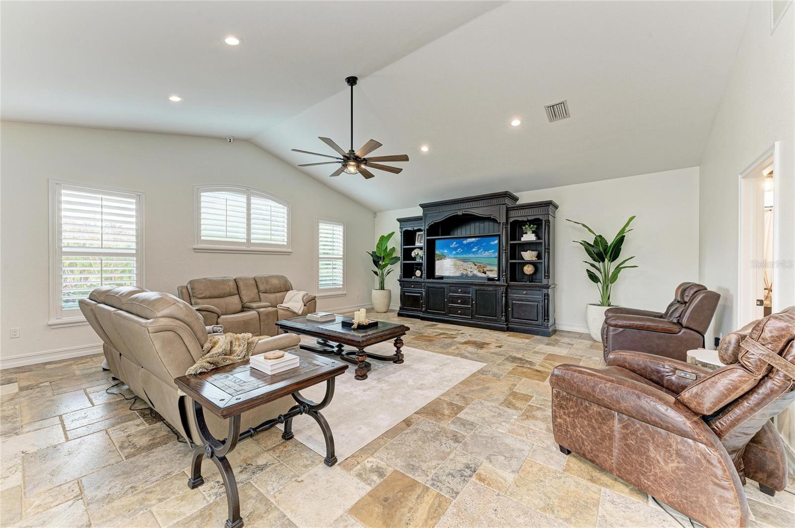 GORDA ACRES 1ST ADD - Residential