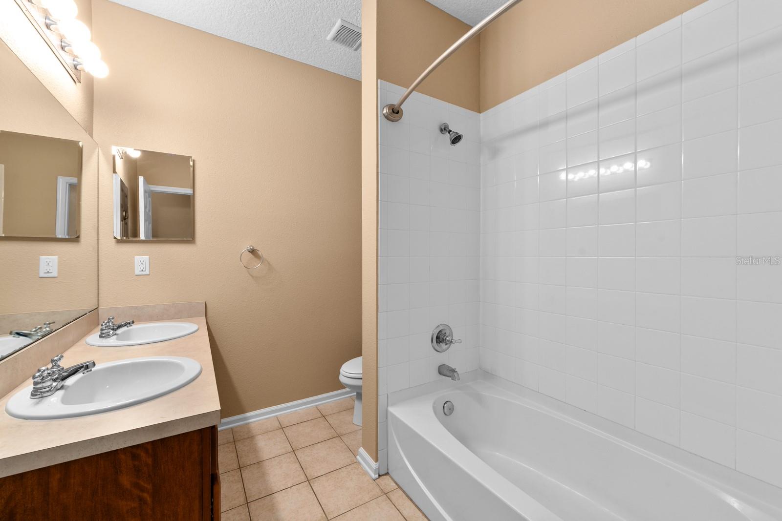 EAGLE LNDG/OAKLEAF PLANTATION - Residential