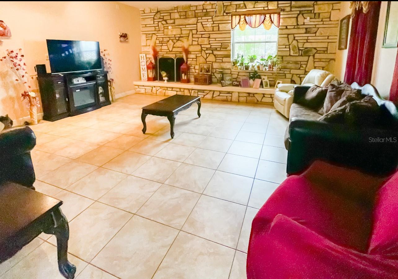 ACREAGE - Residential