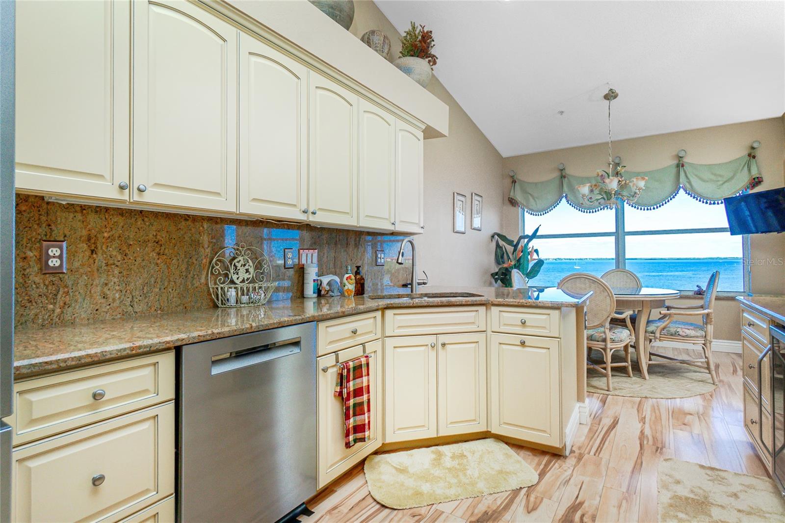 HARBOR WALK PH 03 - Residential