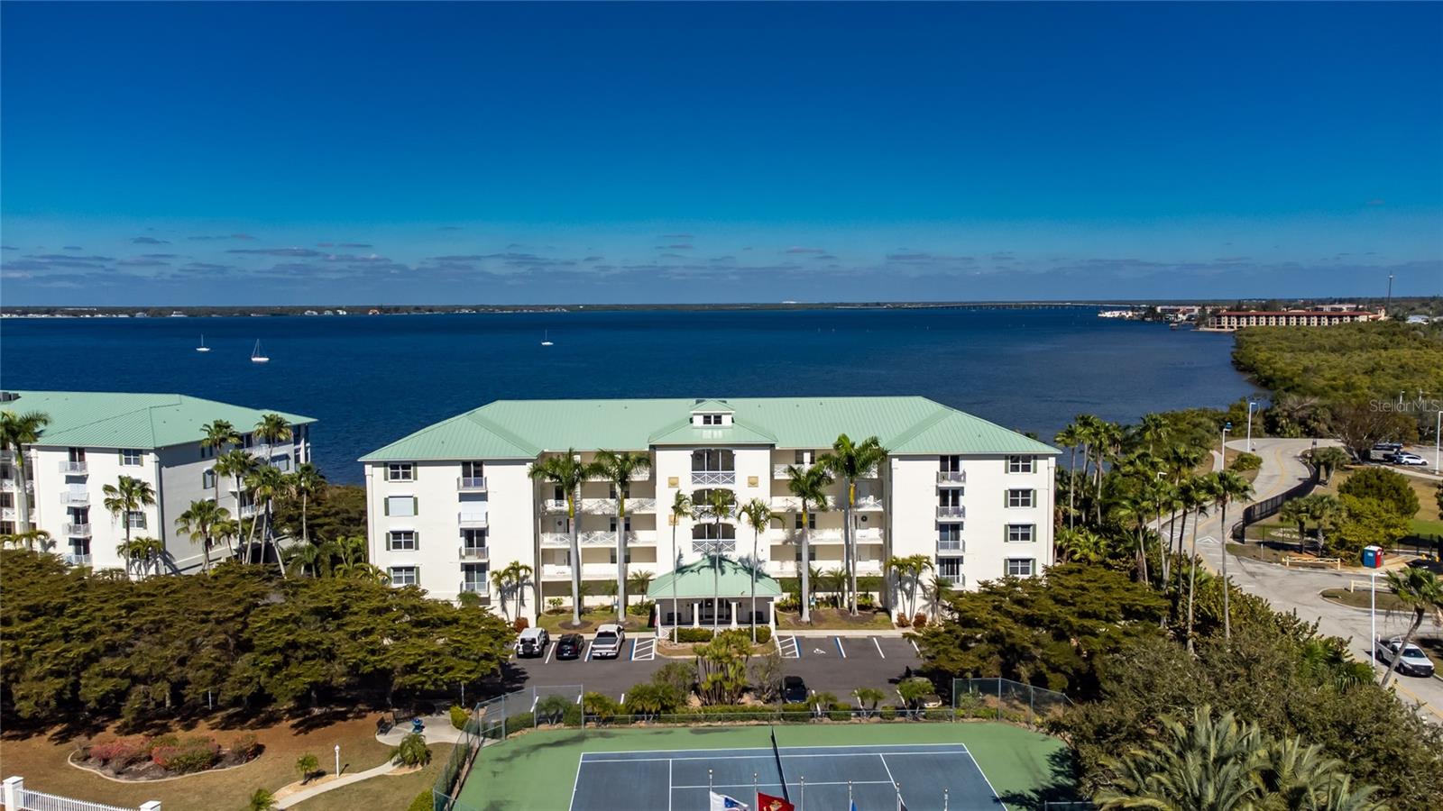 HARBOR WALK PH 03 - Residential