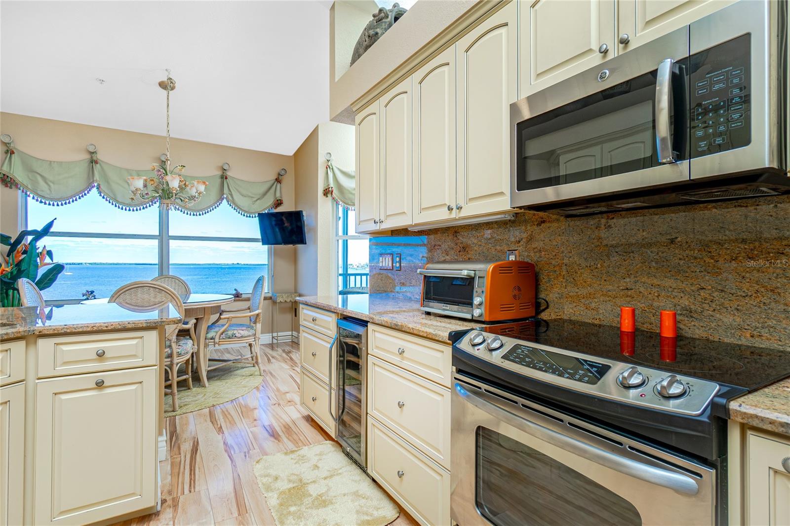 HARBOR WALK PH 03 - Residential