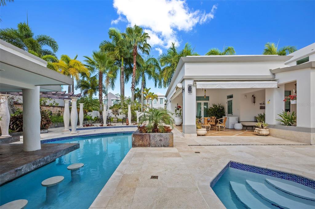 PASEO LAS PALMAS - Residential