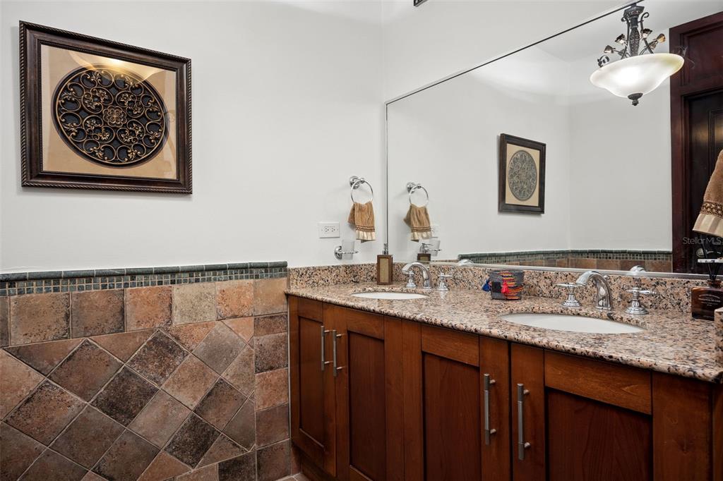 PASEO LAS PALMAS - Residential