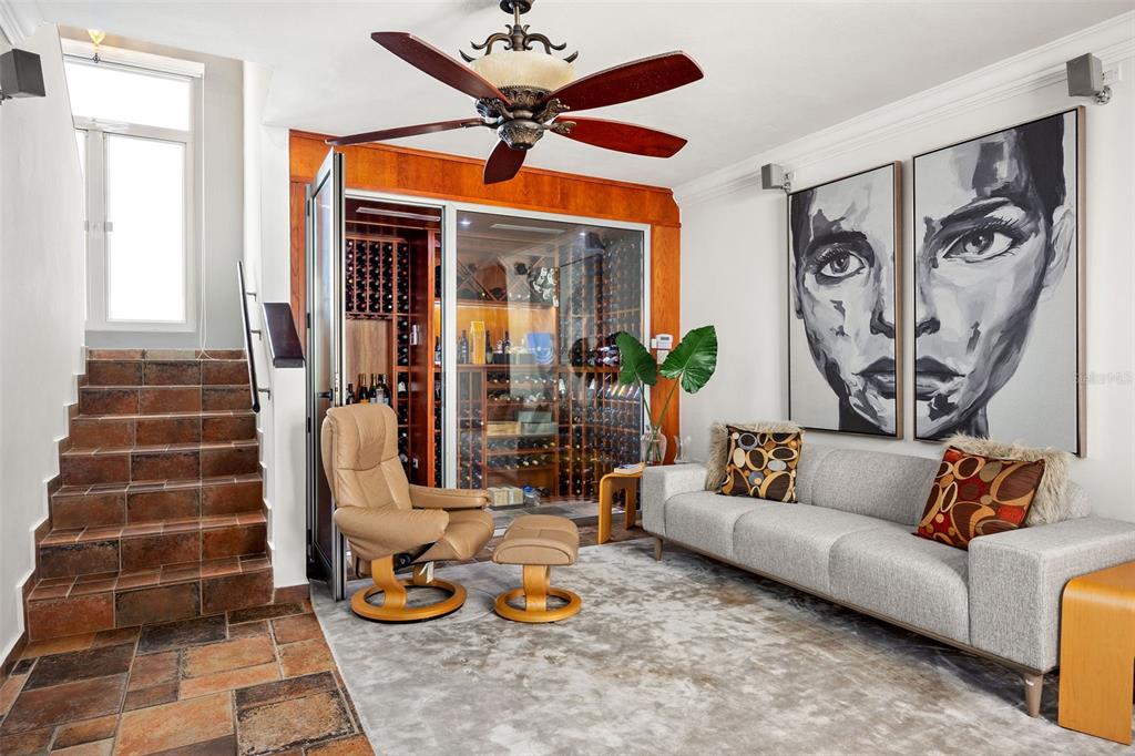 PASEO LAS PALMAS - Residential