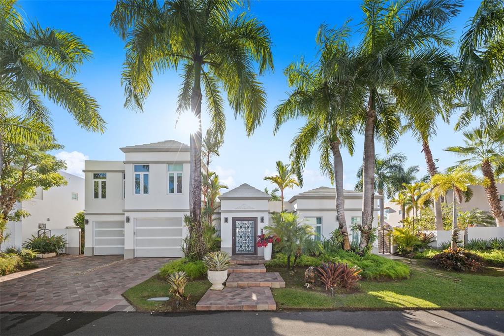 Enjoy living in one of the most exclusive communities in Dorado, Urb. Paseo Las Palmas.
A dream residence. It’s consists of 2 levels fully furnished and equipped. Listed for 2,849,000. It’s interior consists of 4 comfortable rooms each with its own walk-in closet, 3.5 bathrooms, marble floors, wine cellar, central air, Monogram appliances, high ceilings, 26 solar panels, generator, alarm system and security cameras.
In addition, this magnificent property will allow you to enjoy a large Mediterranean-style terrace, a gazebo with an integrated pool bar next to 3 beautiful swimming pools.