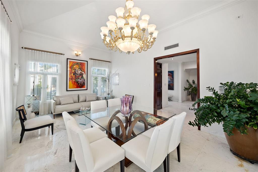 PASEO LAS PALMAS - Residential