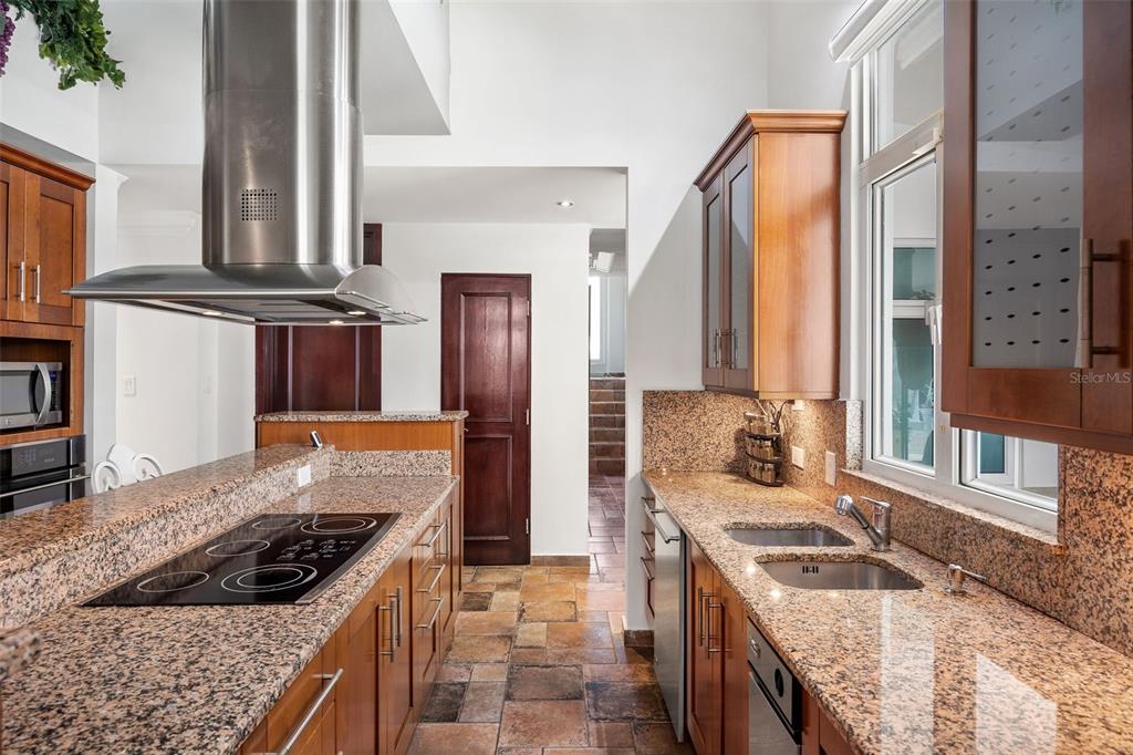 PASEO LAS PALMAS - Residential