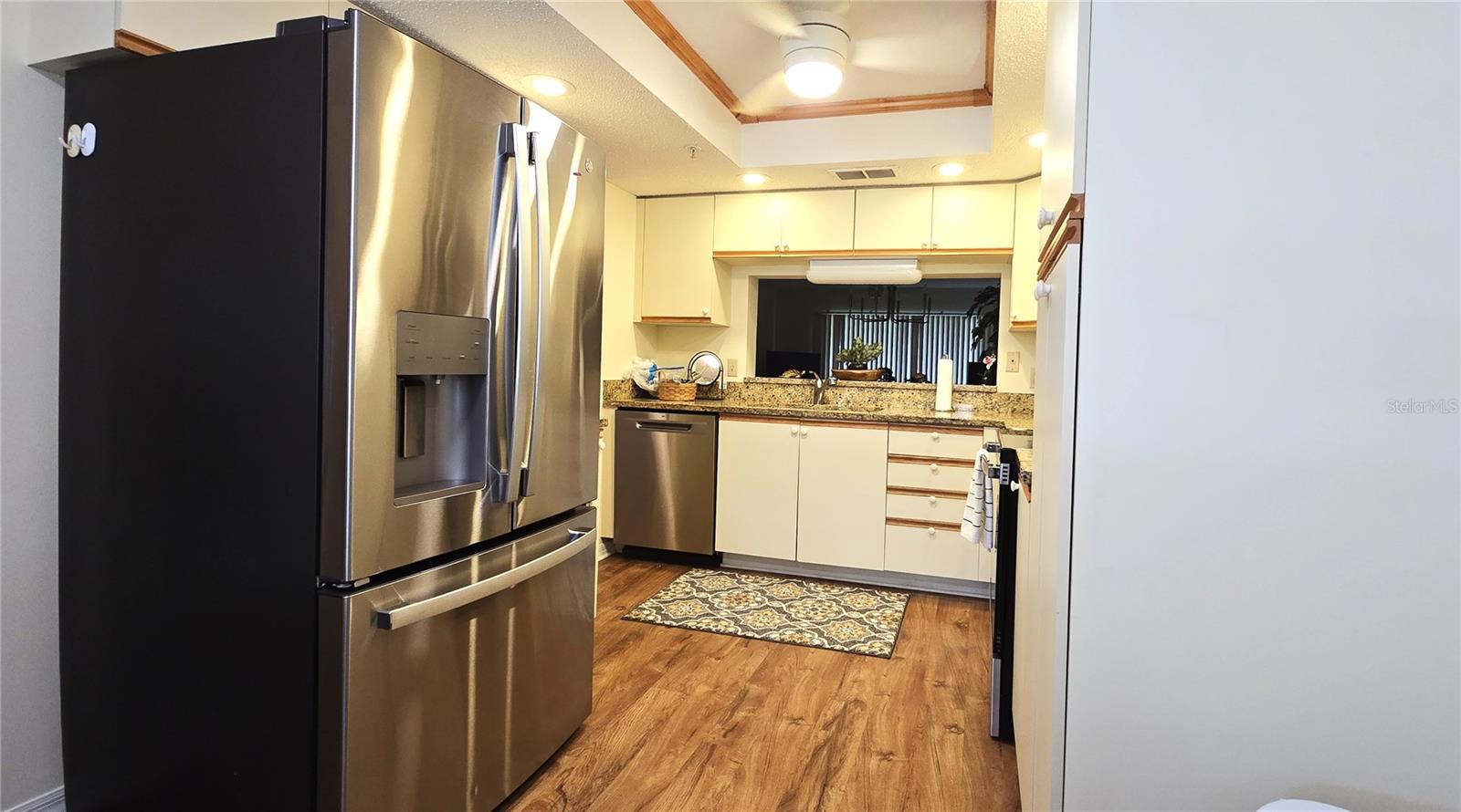 TERRACES 1 OF TARA - Residential Lease