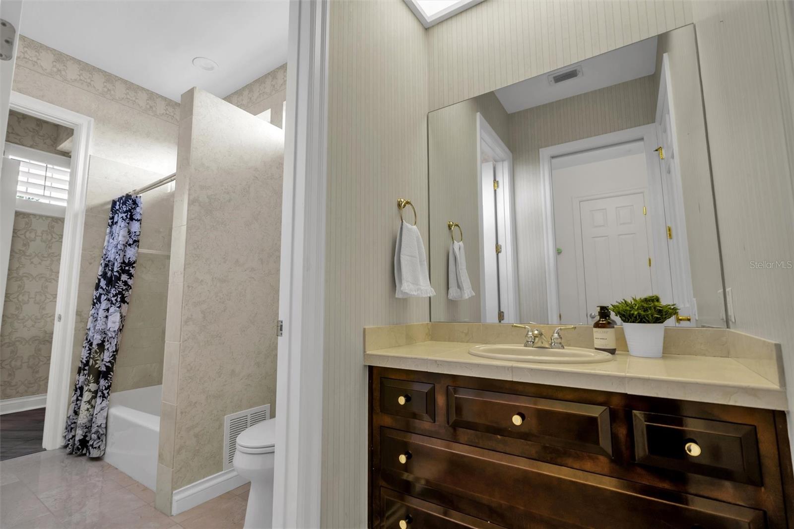 BAYOU CLUB ESTATES TR 2 PH 2 - Residential