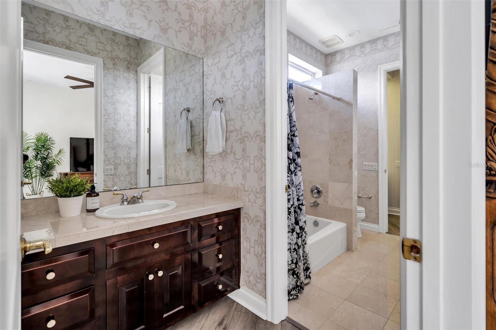 BAYOU CLUB ESTATES TR 2 PH 2 - Residential