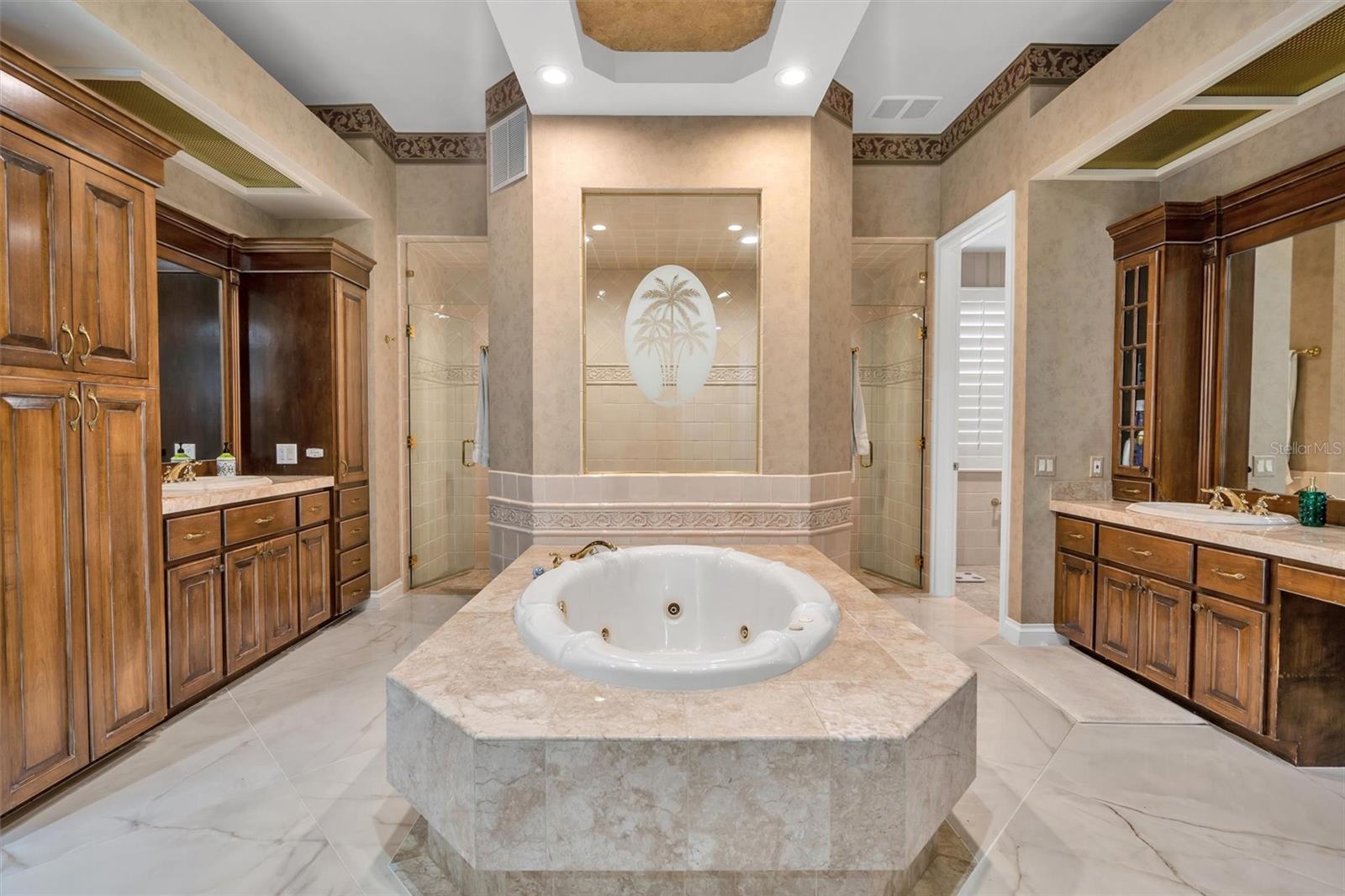 BAYOU CLUB ESTATES TR 2 PH 2 - Residential