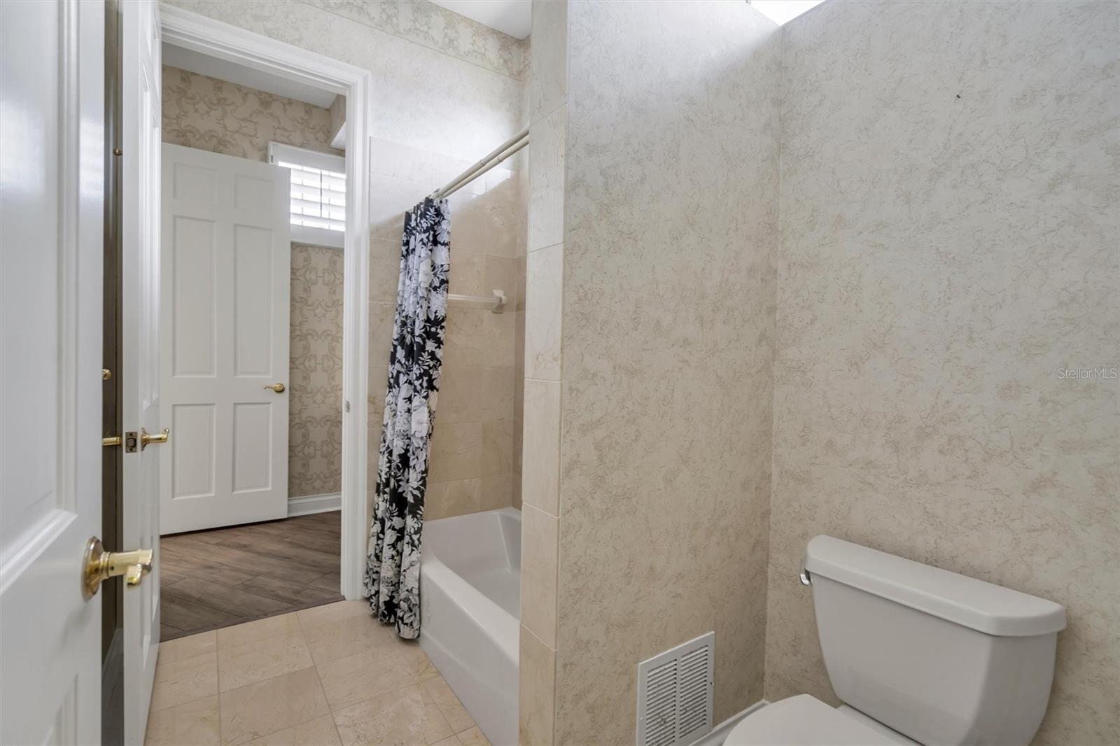 BAYOU CLUB ESTATES TR 2 PH 2 - Residential