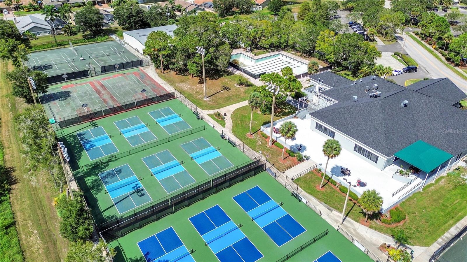 BAYOU CLUB ESTATES TR 2 PH 2 - Residential