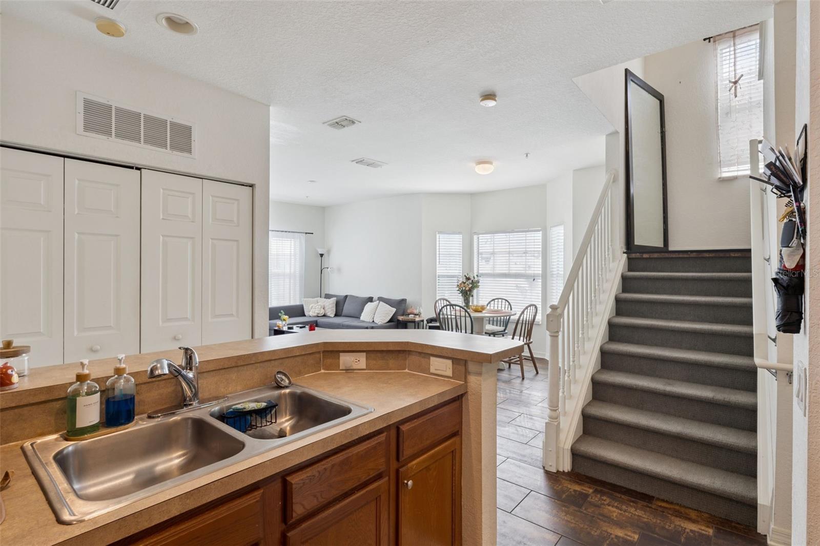 ESTATES/PK CENTRAL CONDO - Residential