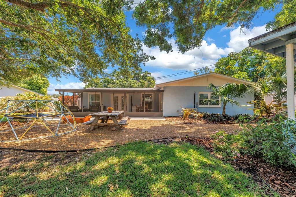 Photo of 4039 Alberca Way S, St Petersburg, FL 33712 (MLS # TB8503089)
