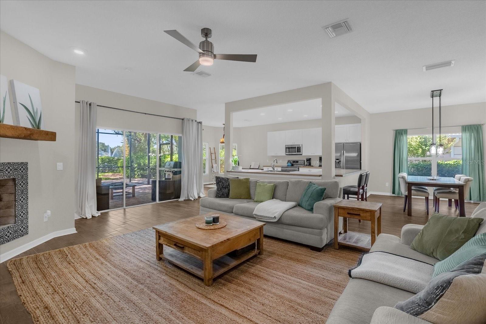 WOODBRIDGE ON GREEN - Residential