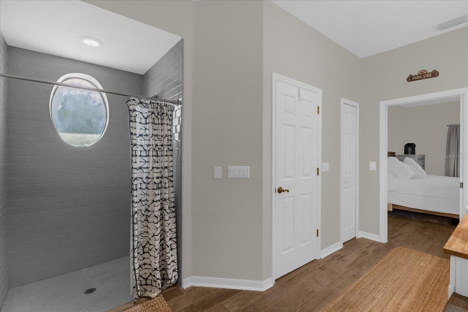 WOODBRIDGE ON GREEN - Residential