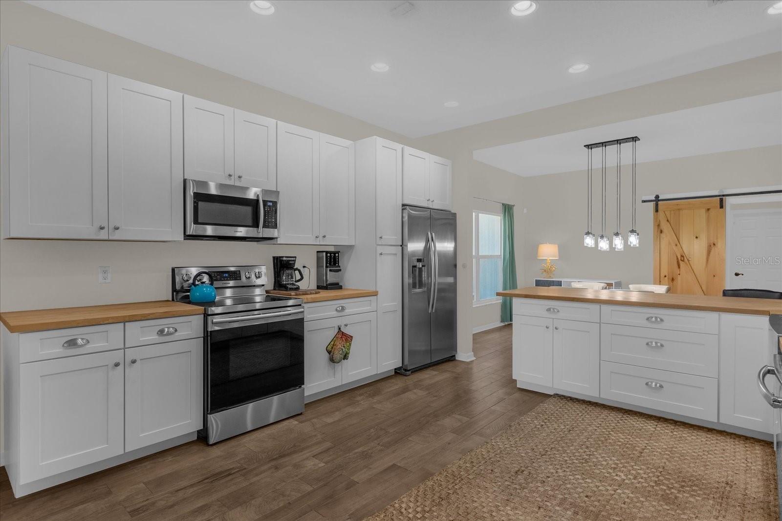 WOODBRIDGE ON GREEN - Residential