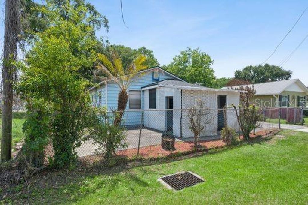 Photo of 132 Pine Street, Orlando, FL 32824 (MLS # V4948958)