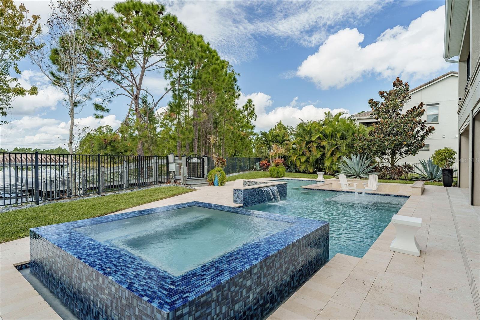 AVALON COVE - Residential