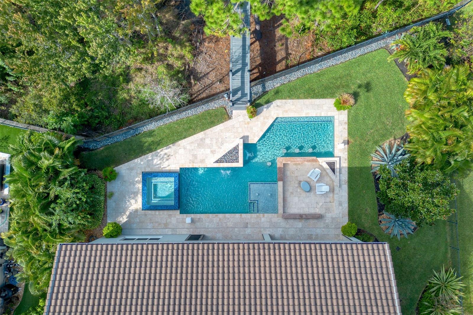 AVALON COVE - Residential