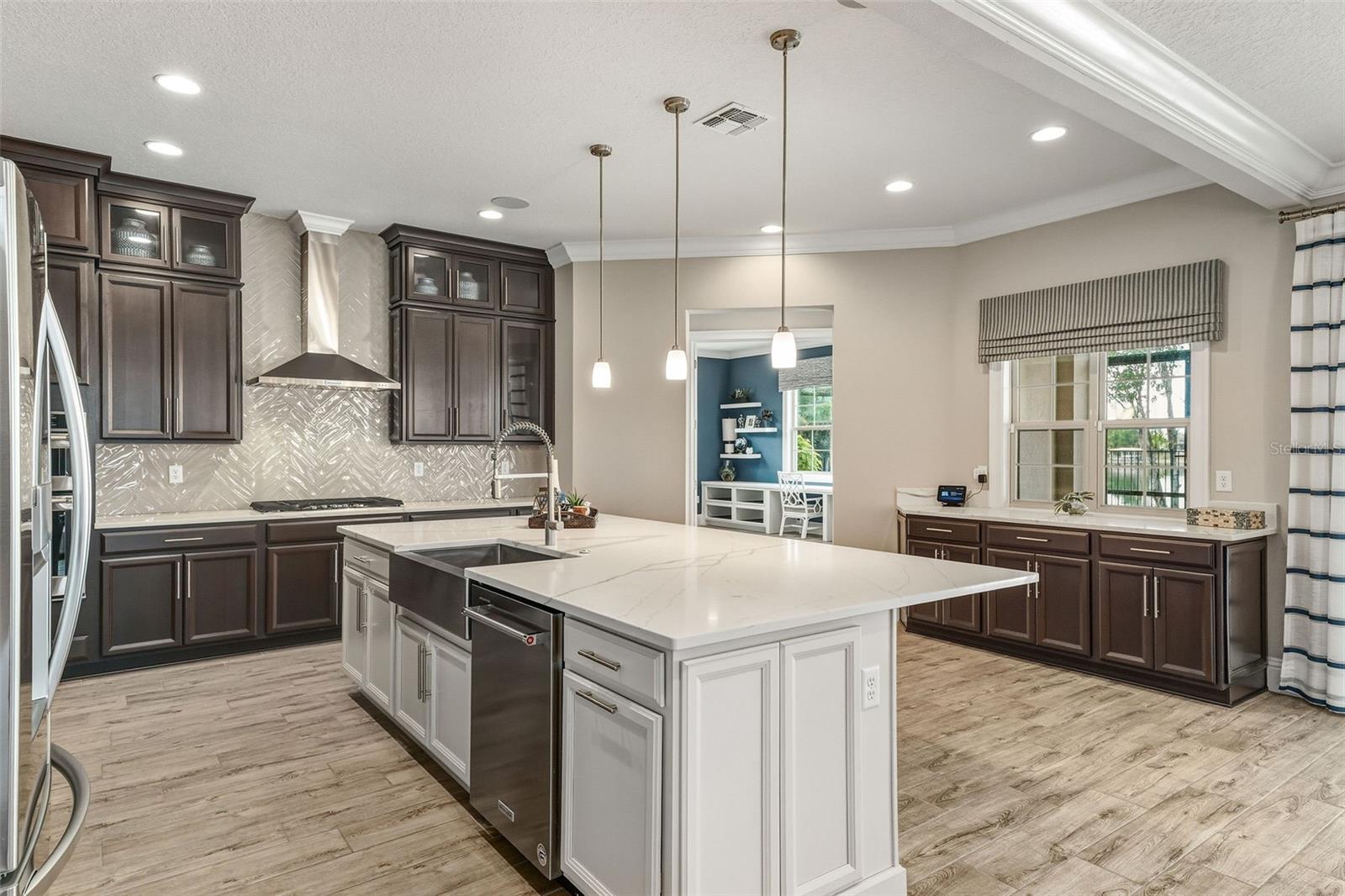 AVALON COVE - Residential