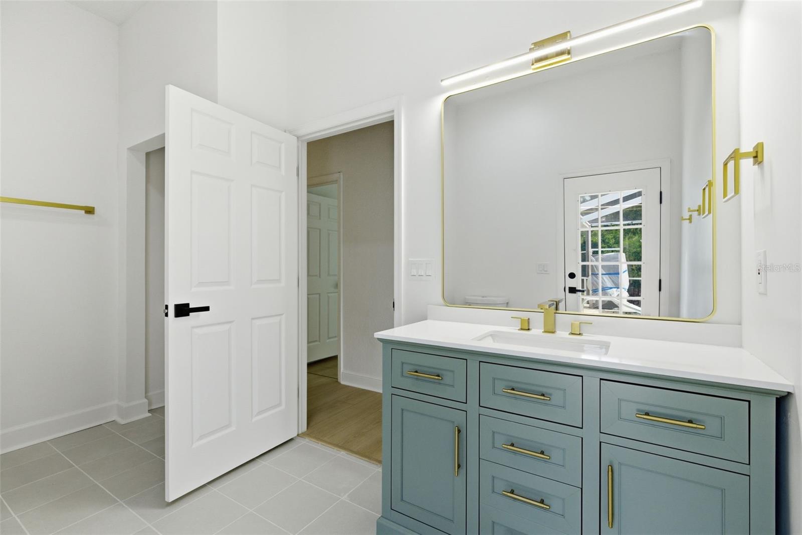 COUNTRY OAK ESTATES - Residential