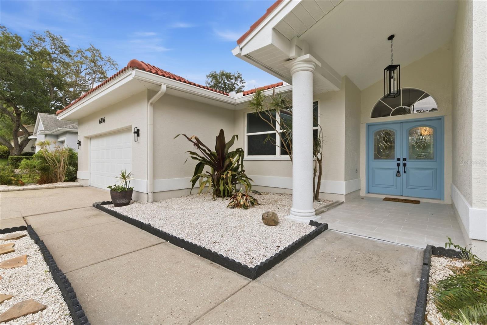 COUNTRY OAK ESTATES - Residential