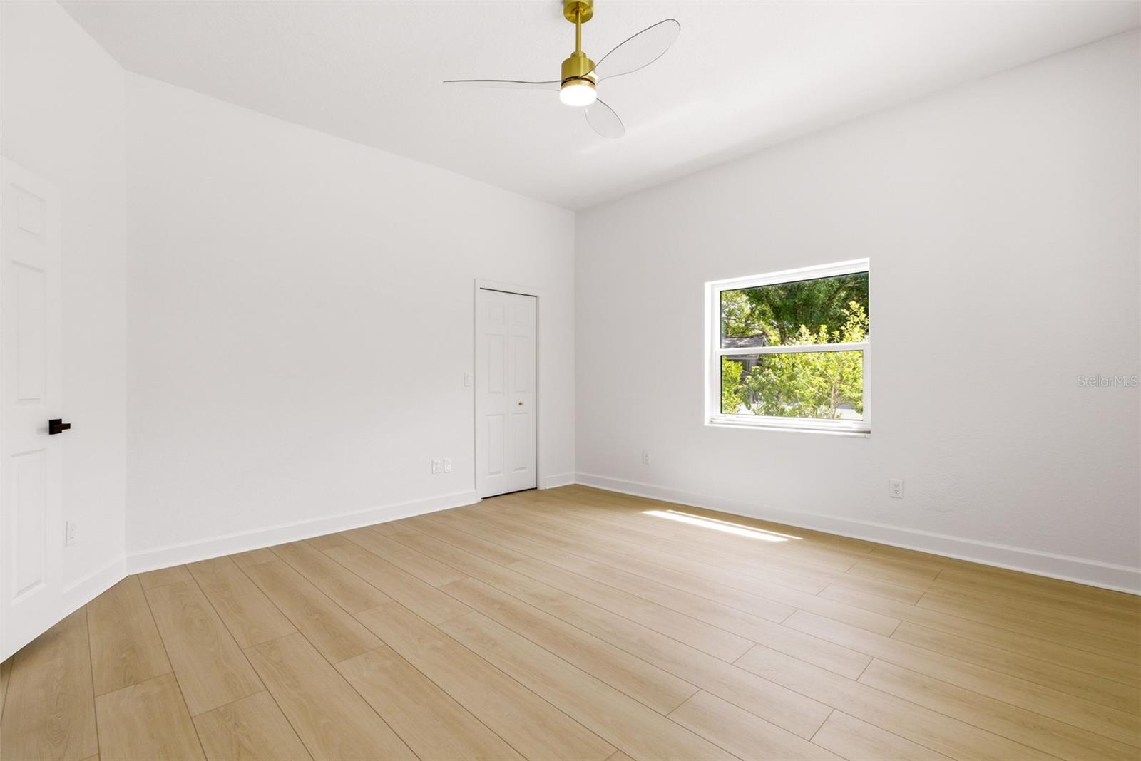 COUNTRY OAK ESTATES - Residential