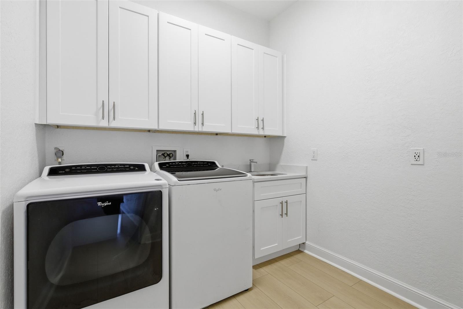 COUNTRY OAK ESTATES - Residential