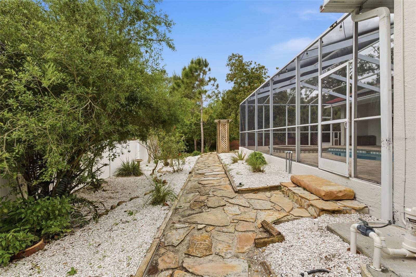 COUNTRY OAK ESTATES - Residential