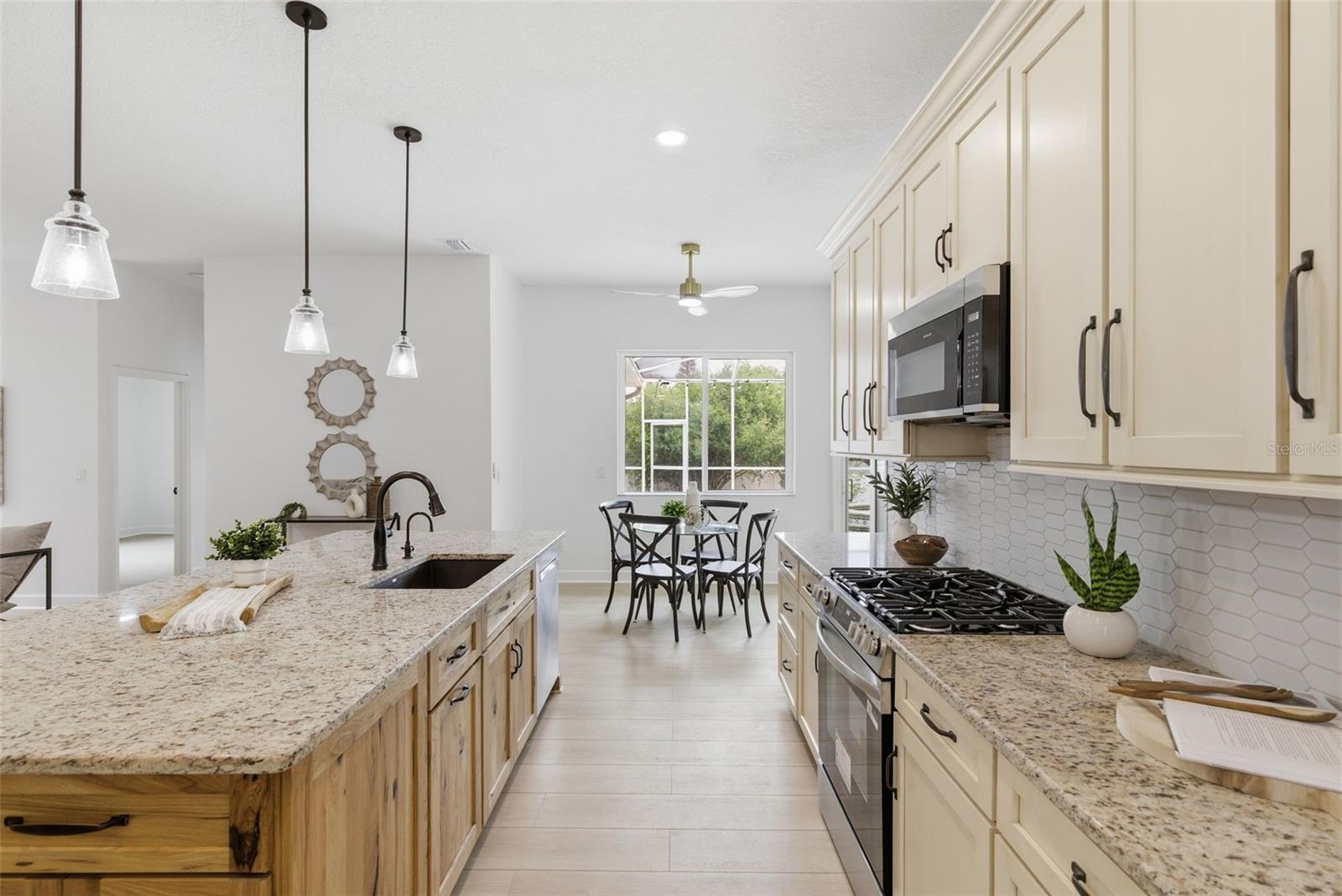 COUNTRY OAK ESTATES - Residential