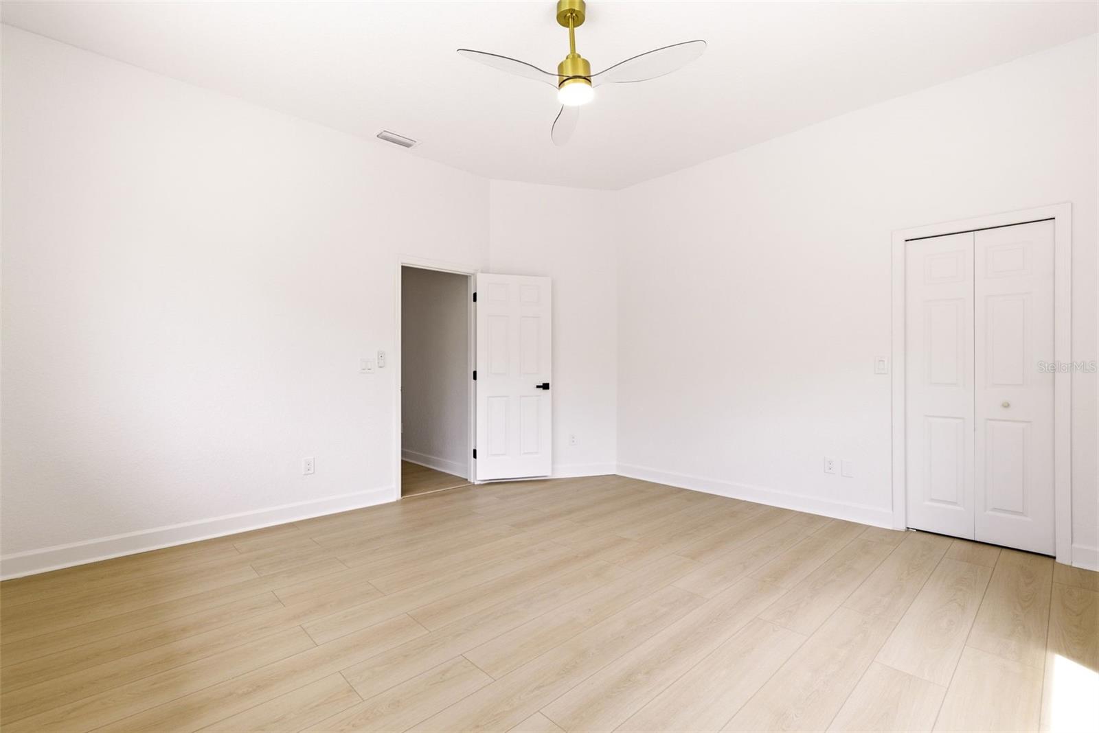 COUNTRY OAK ESTATES - Residential