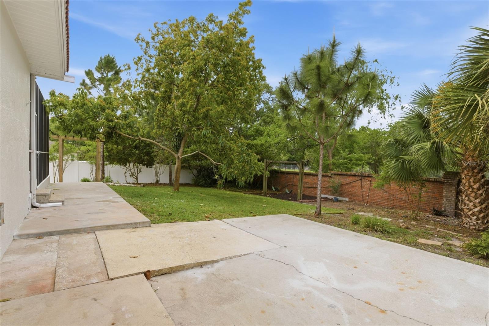 COUNTRY OAK ESTATES - Residential