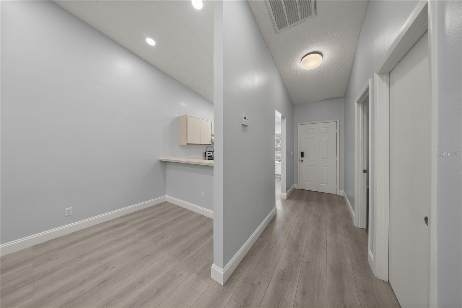 OAK TRACE VILLAS PH 01 - Residential Lease