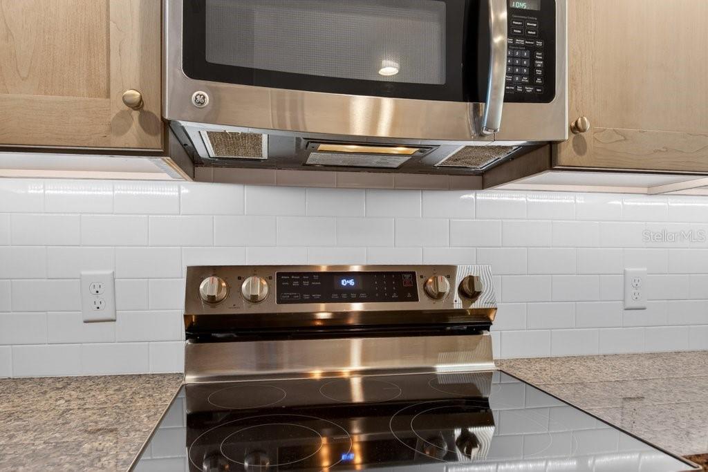 SUMMERHOUSE I BCH & RAQUET CLU - Residential