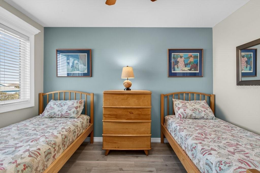 SUMMERHOUSE I BCH & RAQUET CLU - Residential