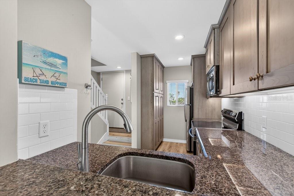 SUMMERHOUSE I BCH & RAQUET CLU - Residential