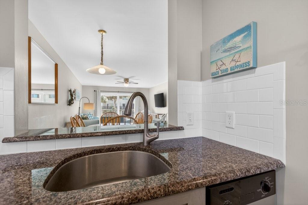 SUMMERHOUSE I BCH & RAQUET CLU - Residential