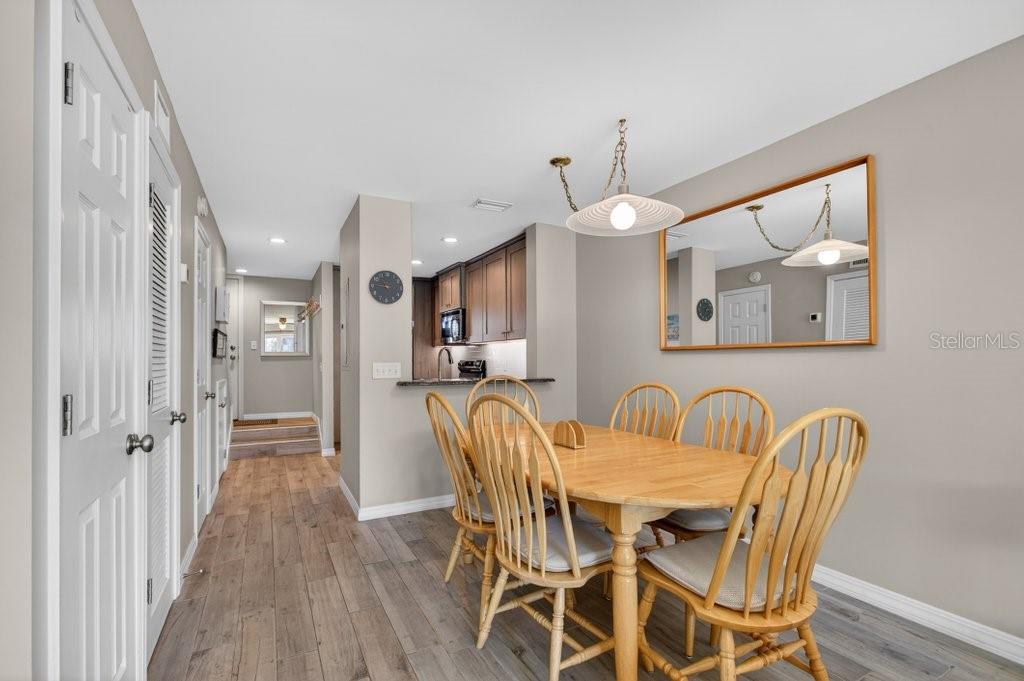 SUMMERHOUSE I BCH & RAQUET CLU - Residential